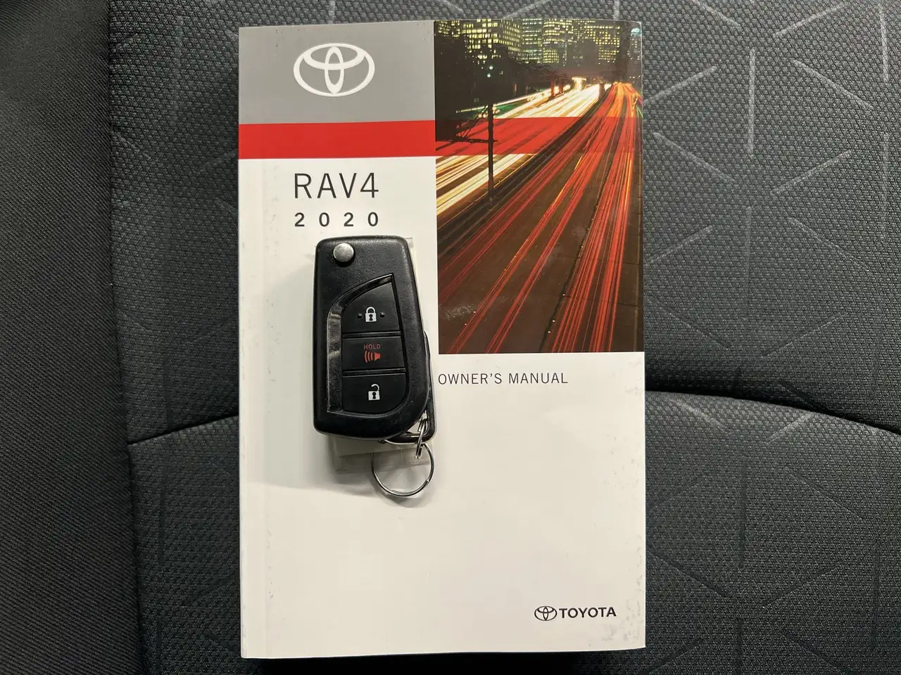 Toyota RAV 4 снимка Toyota RAV 4