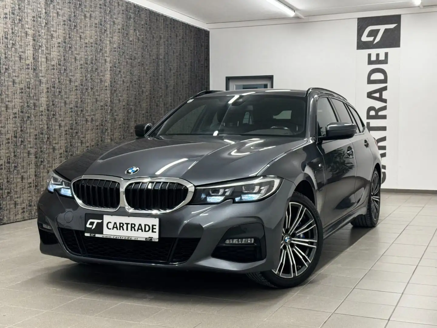 BMW 330 e M-Sport Grau - 1