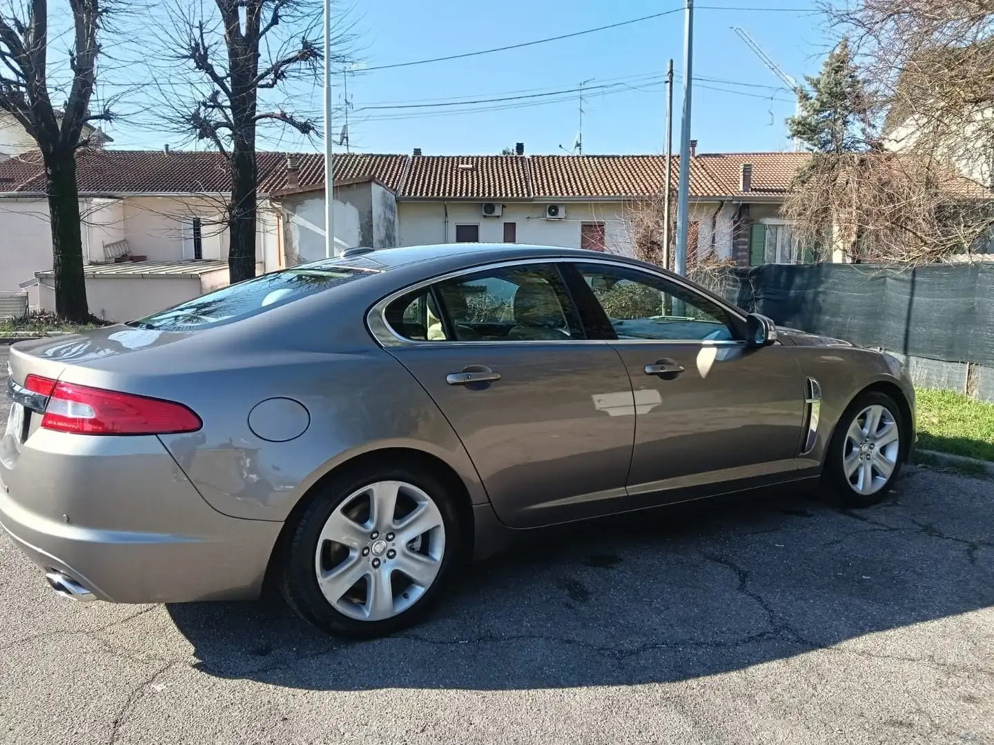Jaguar XF 2.7d Premium Luxury auto - 2