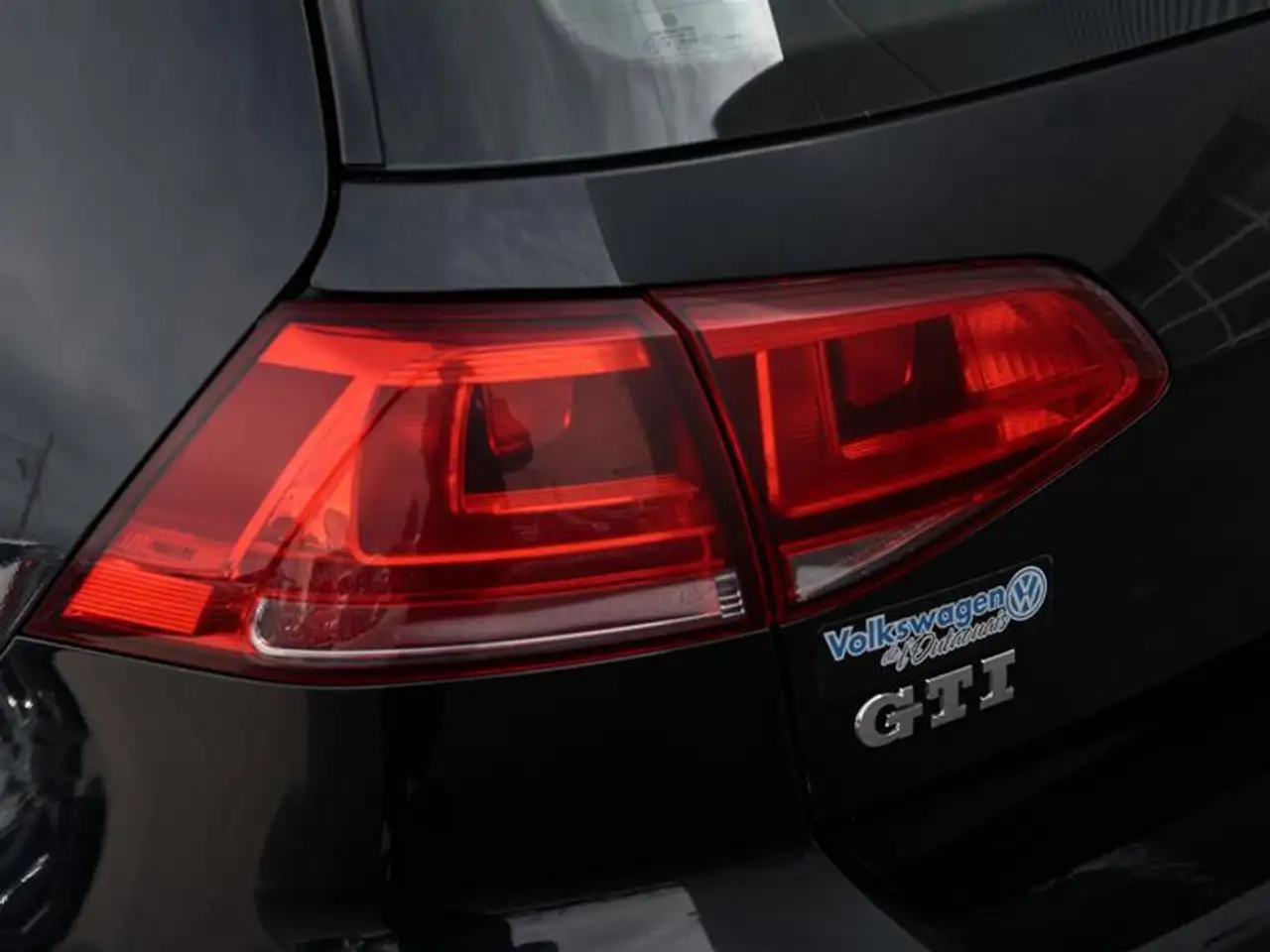 Volkswagen Golf GTI снимка Volkswagen Golf GTI