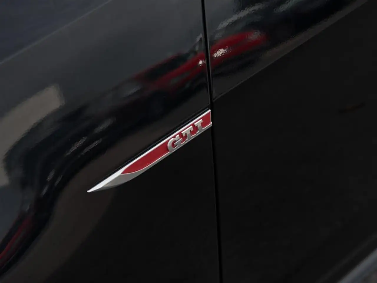Volkswagen Golf GTI снимка Volkswagen Golf GTI