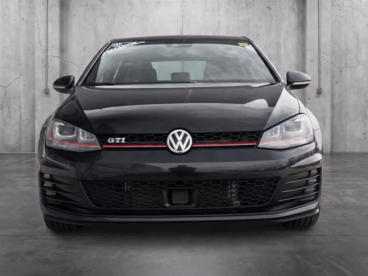 Volkswagen Golf GTI снимка Volkswagen Golf GTI