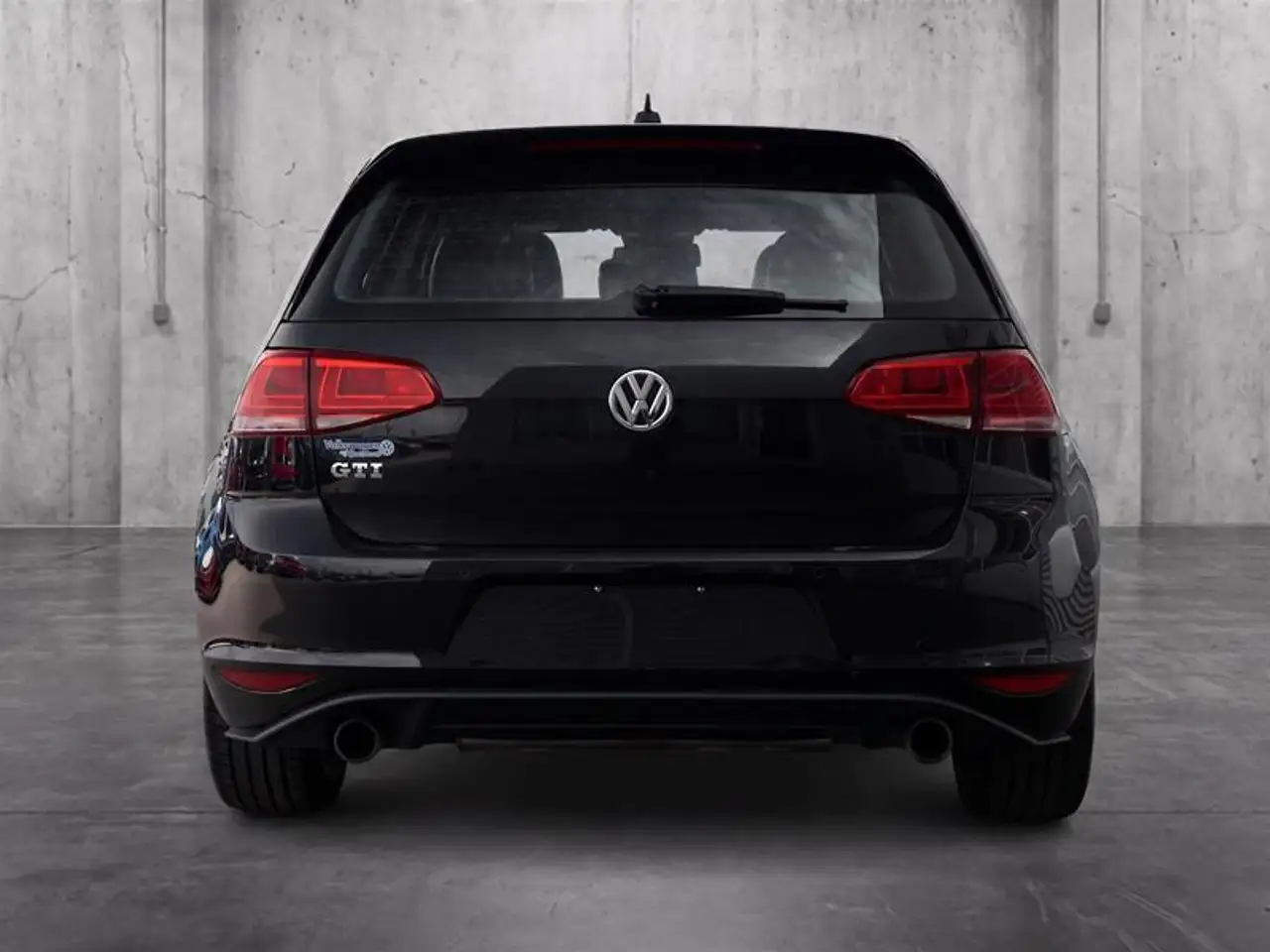 Volkswagen Golf GTI снимка Volkswagen Golf GTI