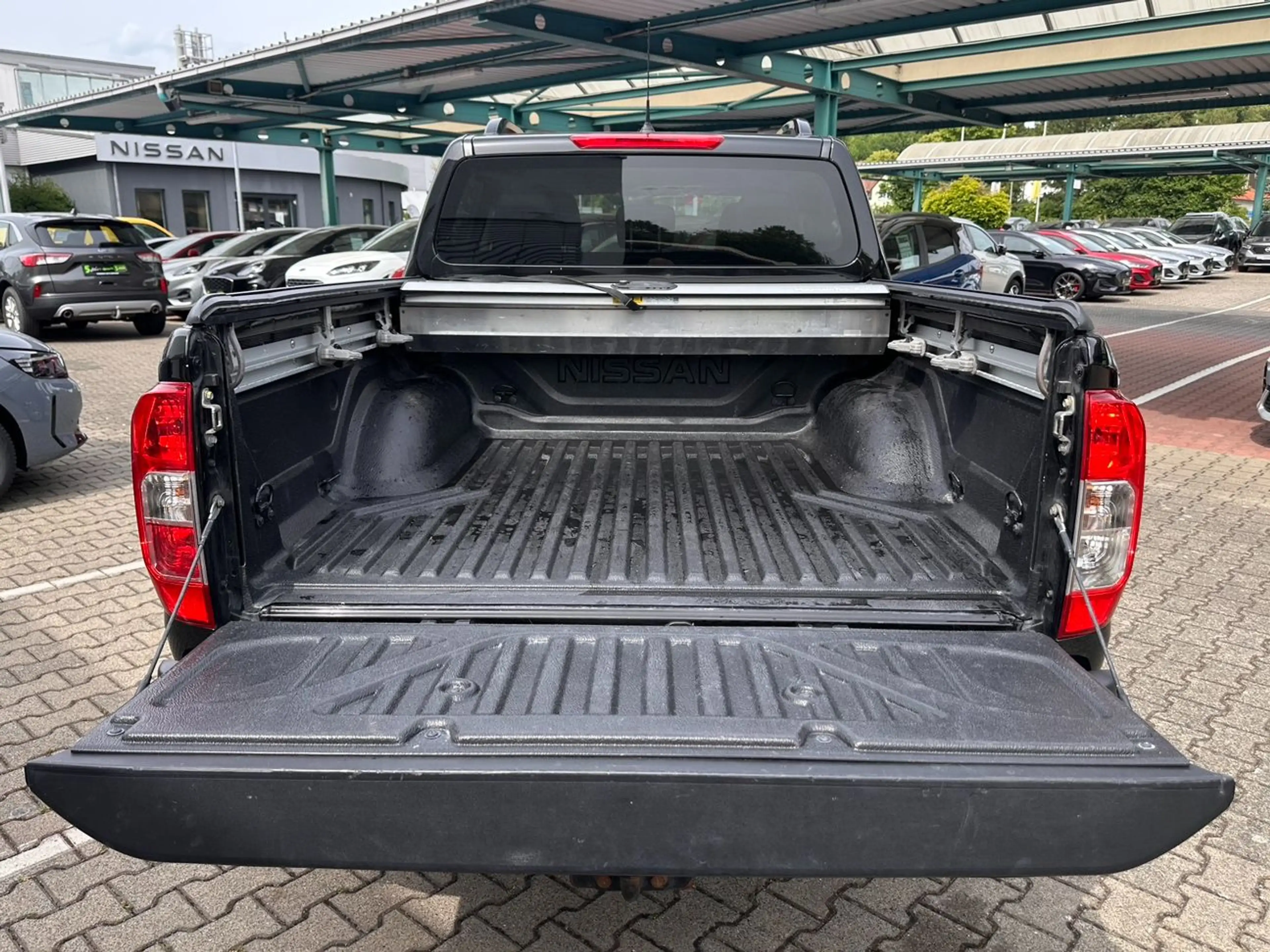 Nissan Navara DoKa 2.3 dCi 4x4 N-Guard *AHK*Kamera*Navi* — photo 10
