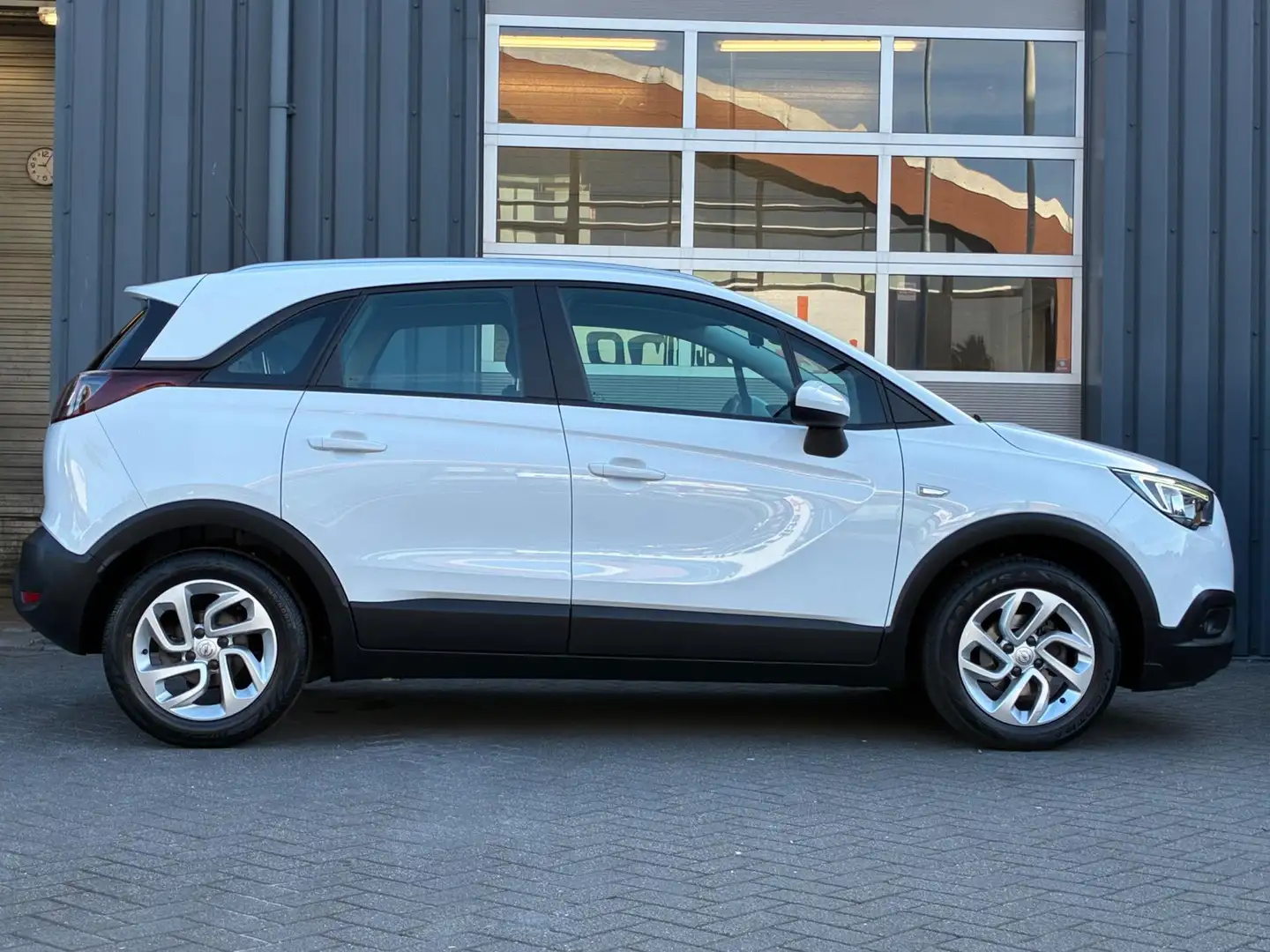 Opel Crossland X 1.2 Innovation Navigatie, Airconditioning, PDC, LM Wit - 2