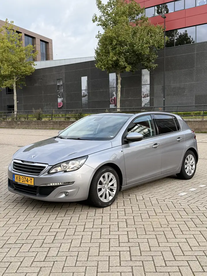 Peugeot 308 1.2 PureTech Style CARPLAY PANO — photo 1 of 15