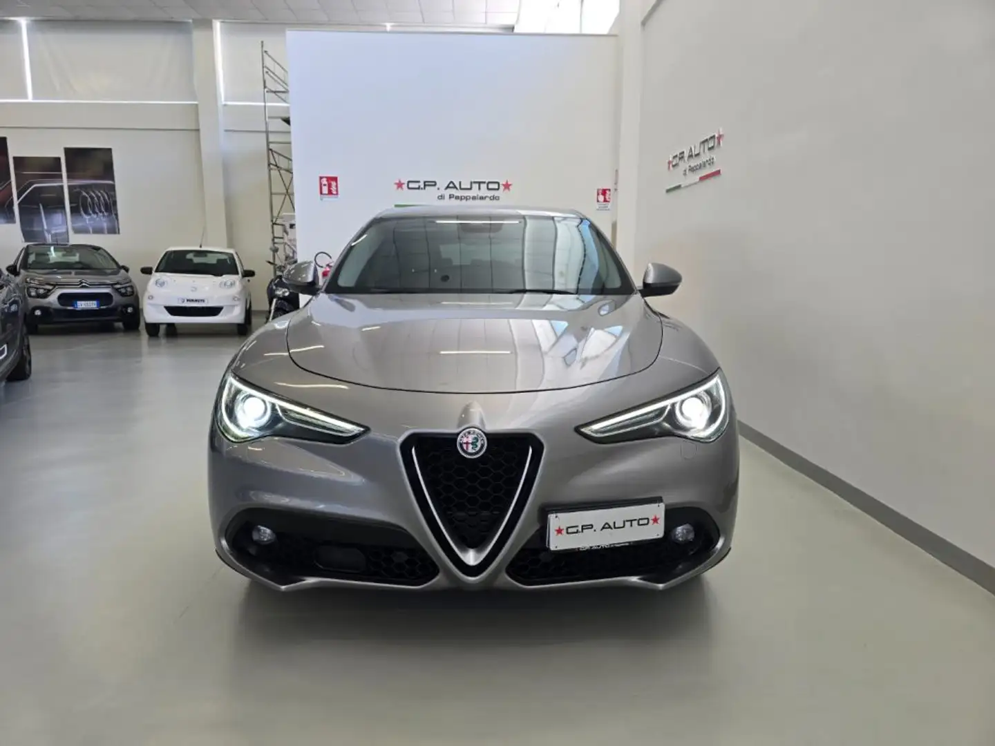 Alfa Romeo Stelvio 2.2 TD 180 CV AT8 RWD Executive Grigio - 2