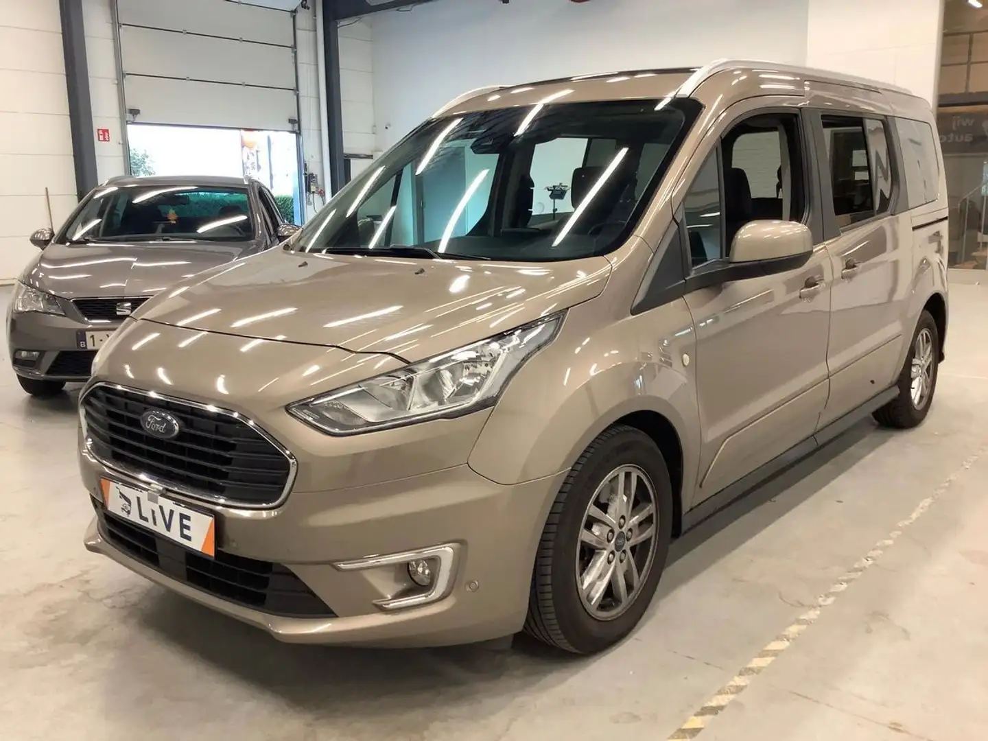 Ford Grand Tourneo Connect 1.5 TDCi Titanium*Navi*DAB Argent - 1