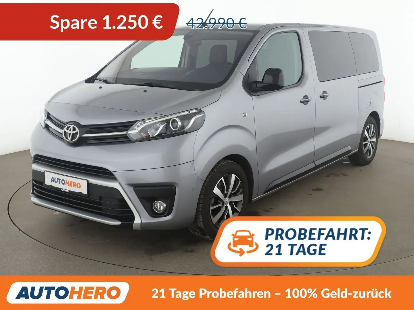 Toyota Proace 2.0 D-4D L1 Executive Aut*NAVI*TEMPO*CAM*PDC*AHK* Gris - 1