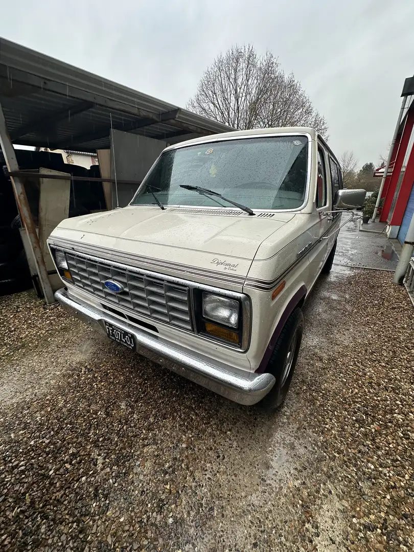 Ford Econoline - 1
