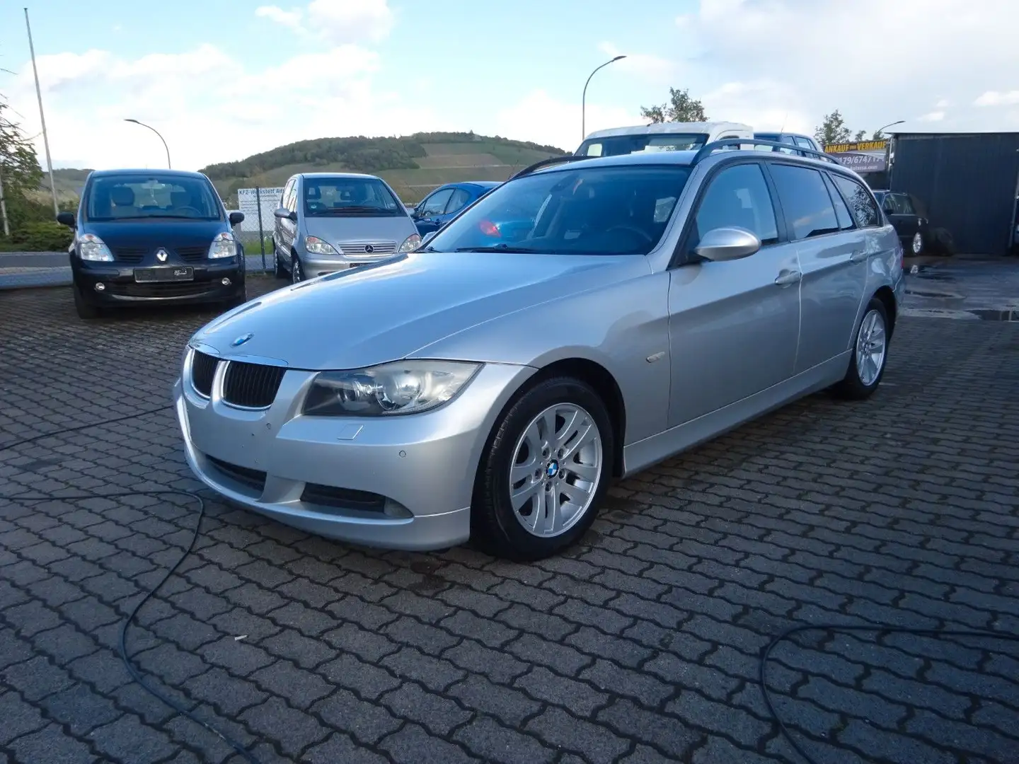 BMW 318 i  E91  zustand sehr gut Silber - 2