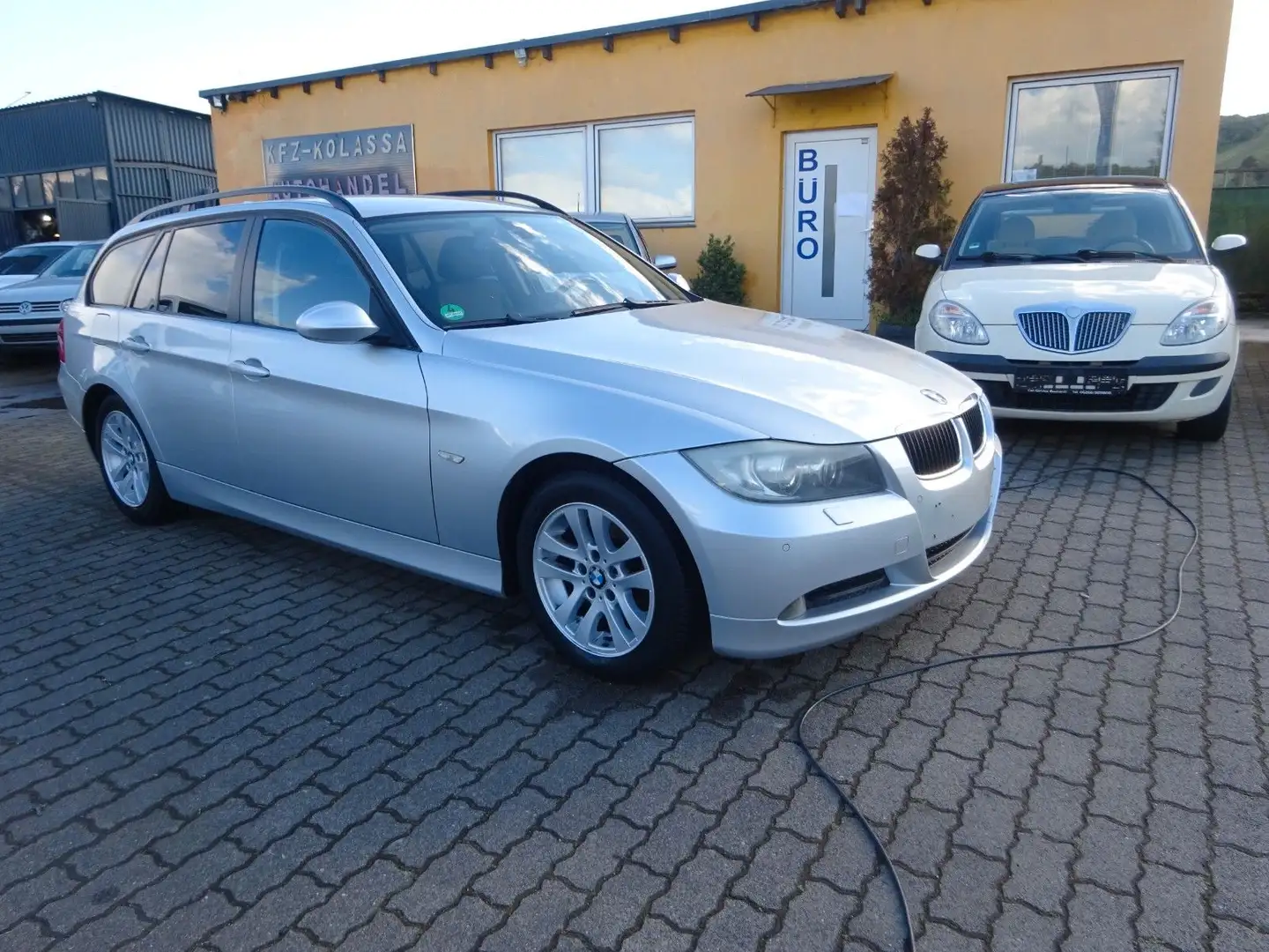 BMW 318 i  E91  zustand sehr gut Silber - 1
