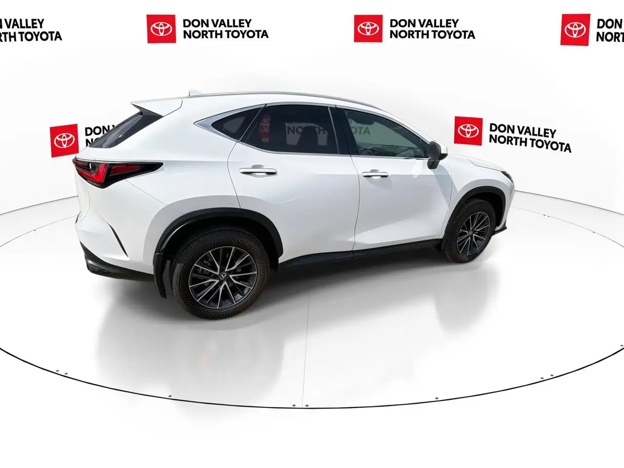 Lexus NX снимка Lexus NX