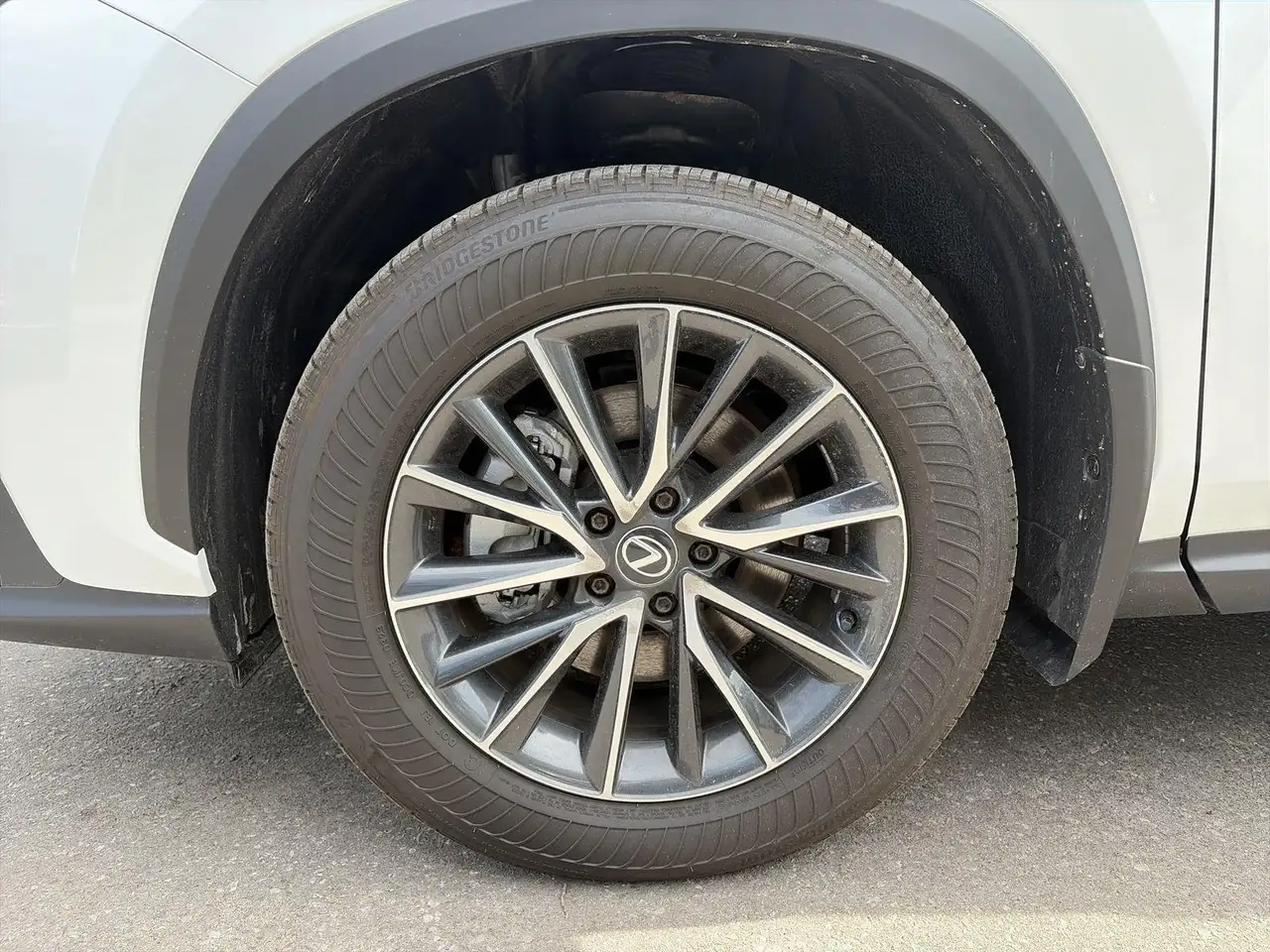 Lexus NX снимка Lexus NX