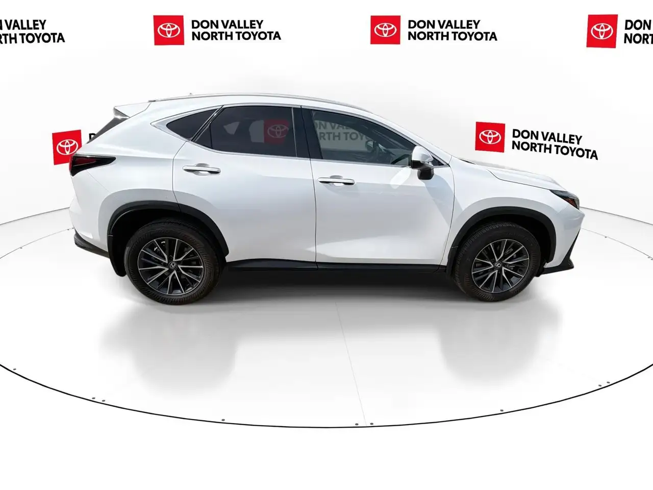 Lexus NX снимка Lexus NX