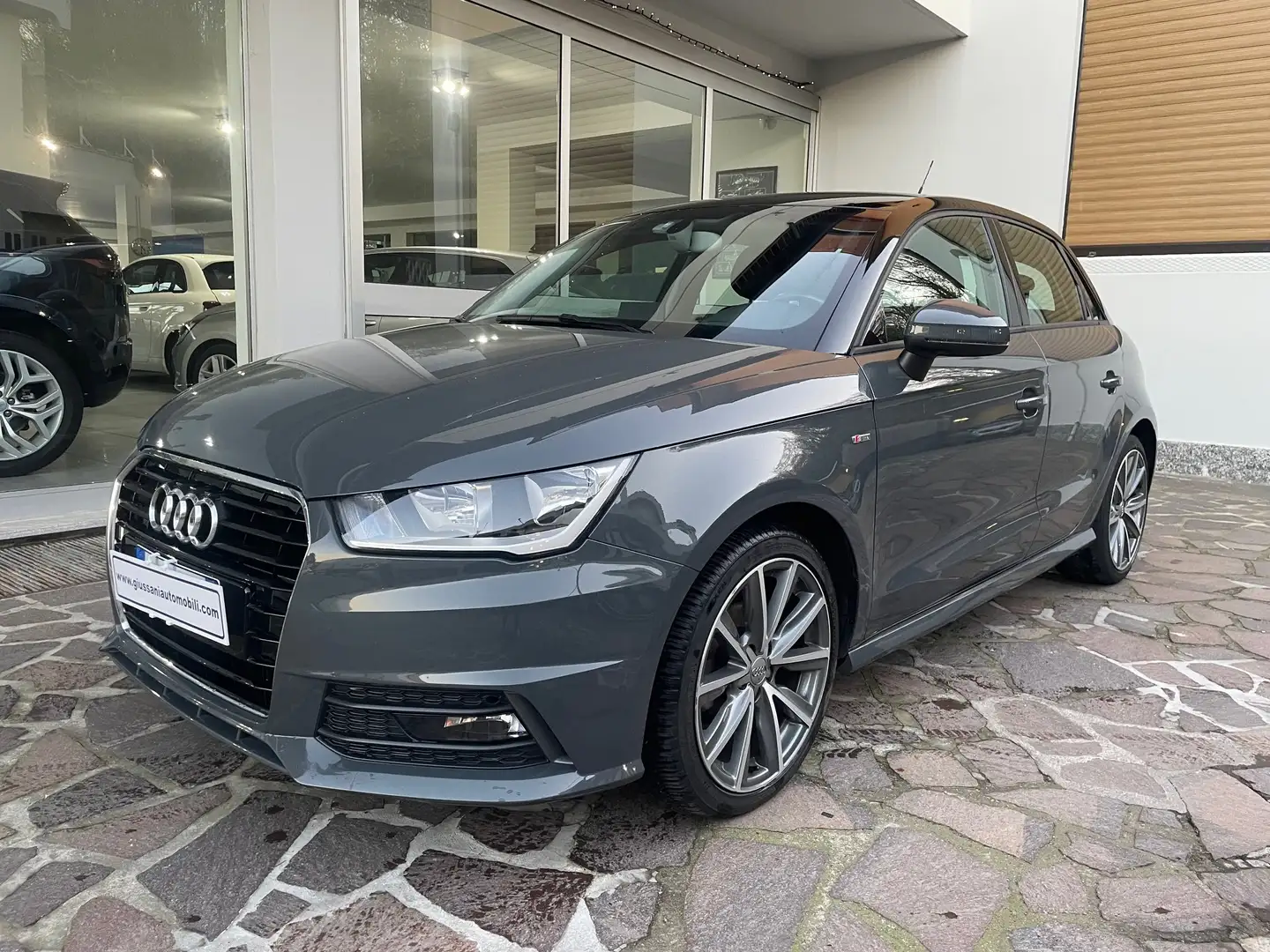 Audi A1 Sportback 1.0 tfsi S Line 82cv UNICO PROPRIETARIO Grigio - 1