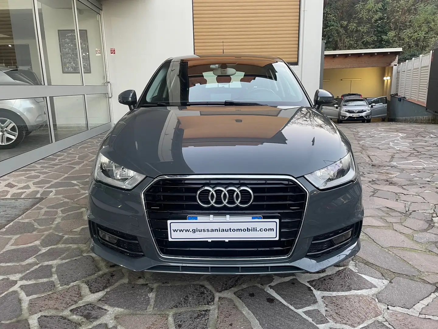 Audi A1 Sportback 1.0 tfsi S Line 82cv UNICO PROPRIETARIO Grigio - 2