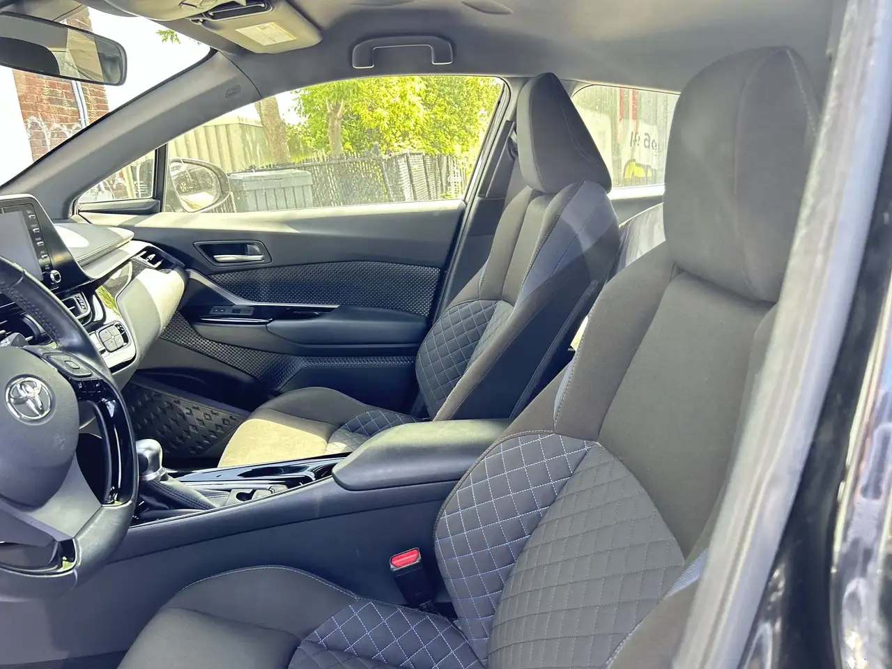 Toyota C-HR снимка Toyota C-HR