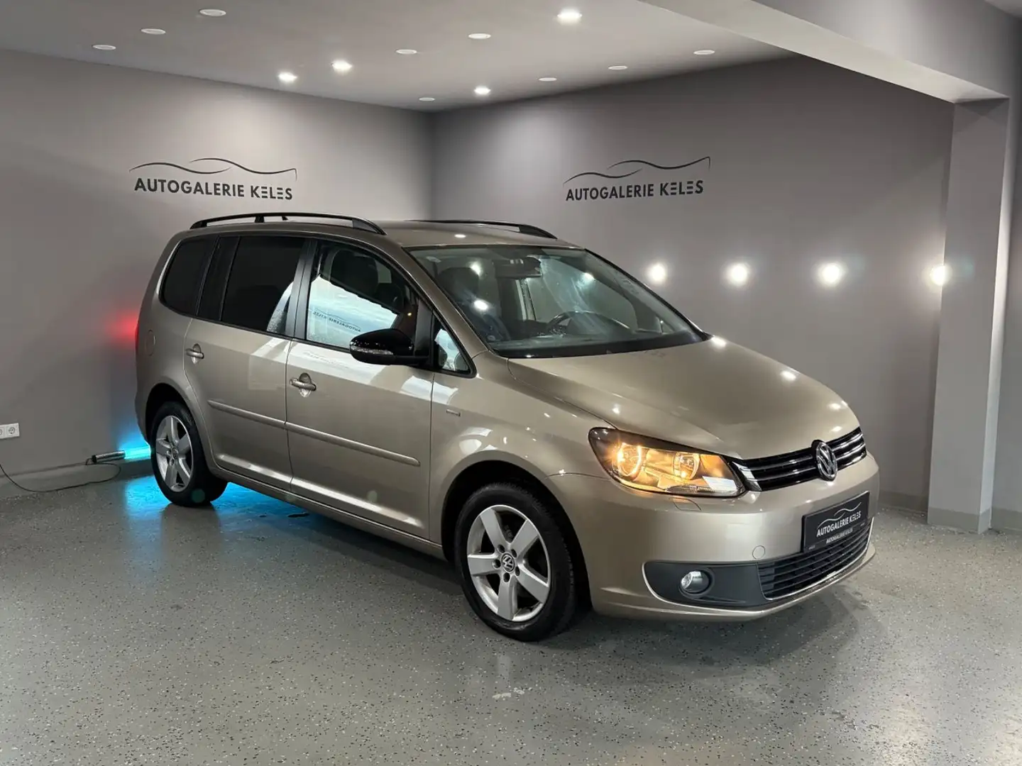 Volkswagen Touran Match 7SITZE*LEDER*NAVI*PDC*SHZ+EURO5 Gold - 1