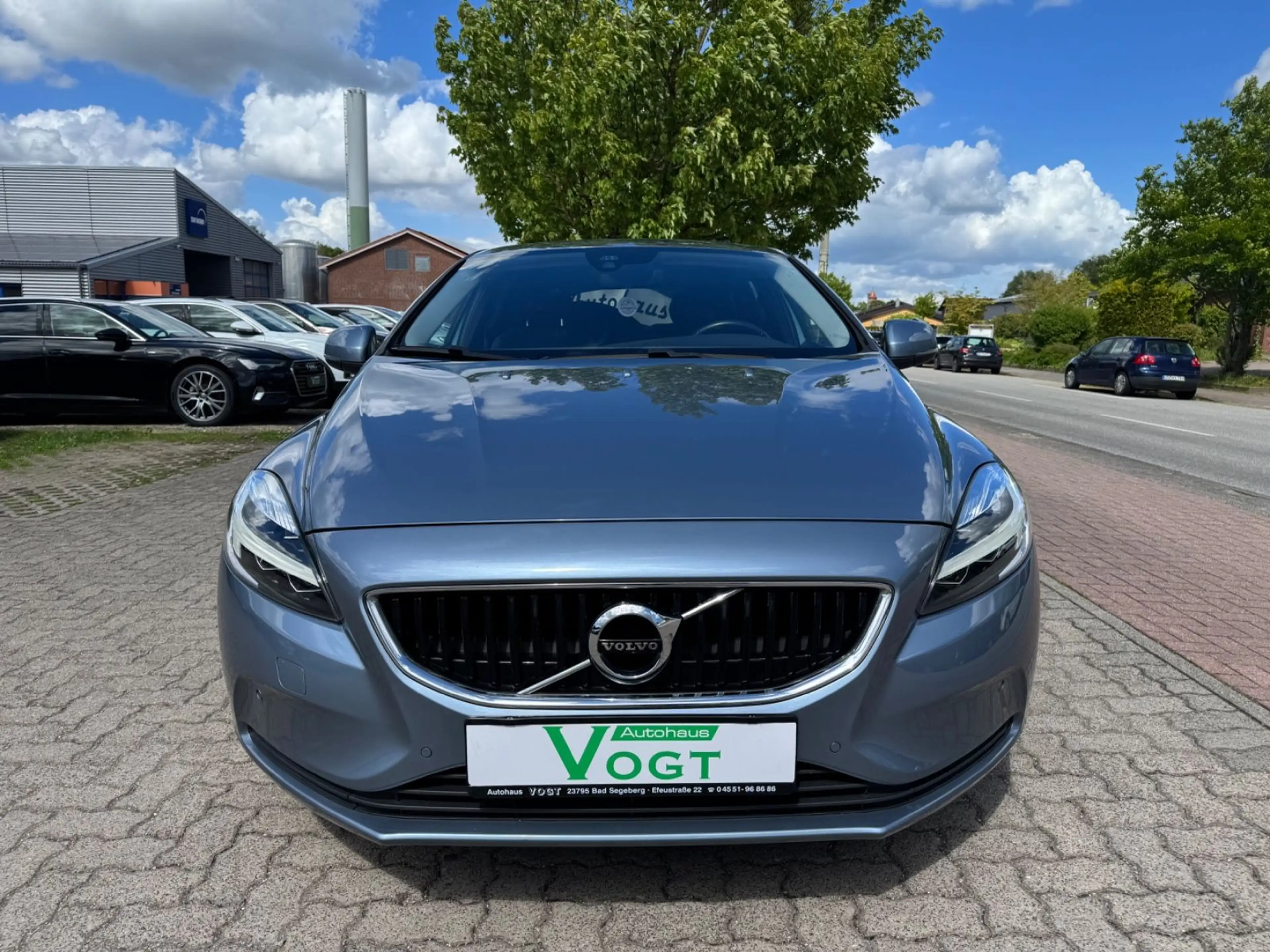 Volvo V40 Momentum SHZ/KLIMA/KAMERA/LED — photo 2