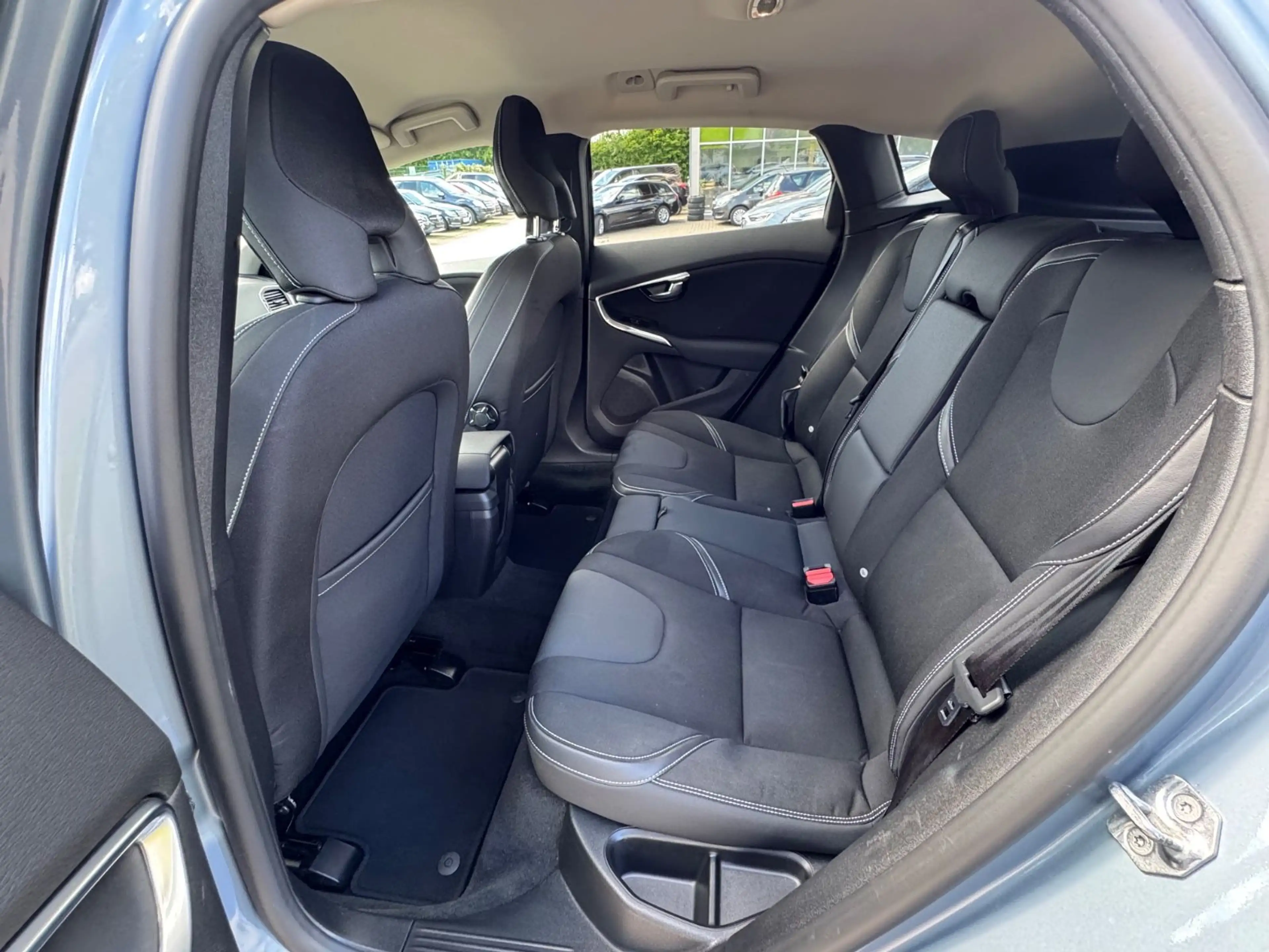 Volvo V40 Momentum SHZ/KLIMA/KAMERA/LED — photo 12