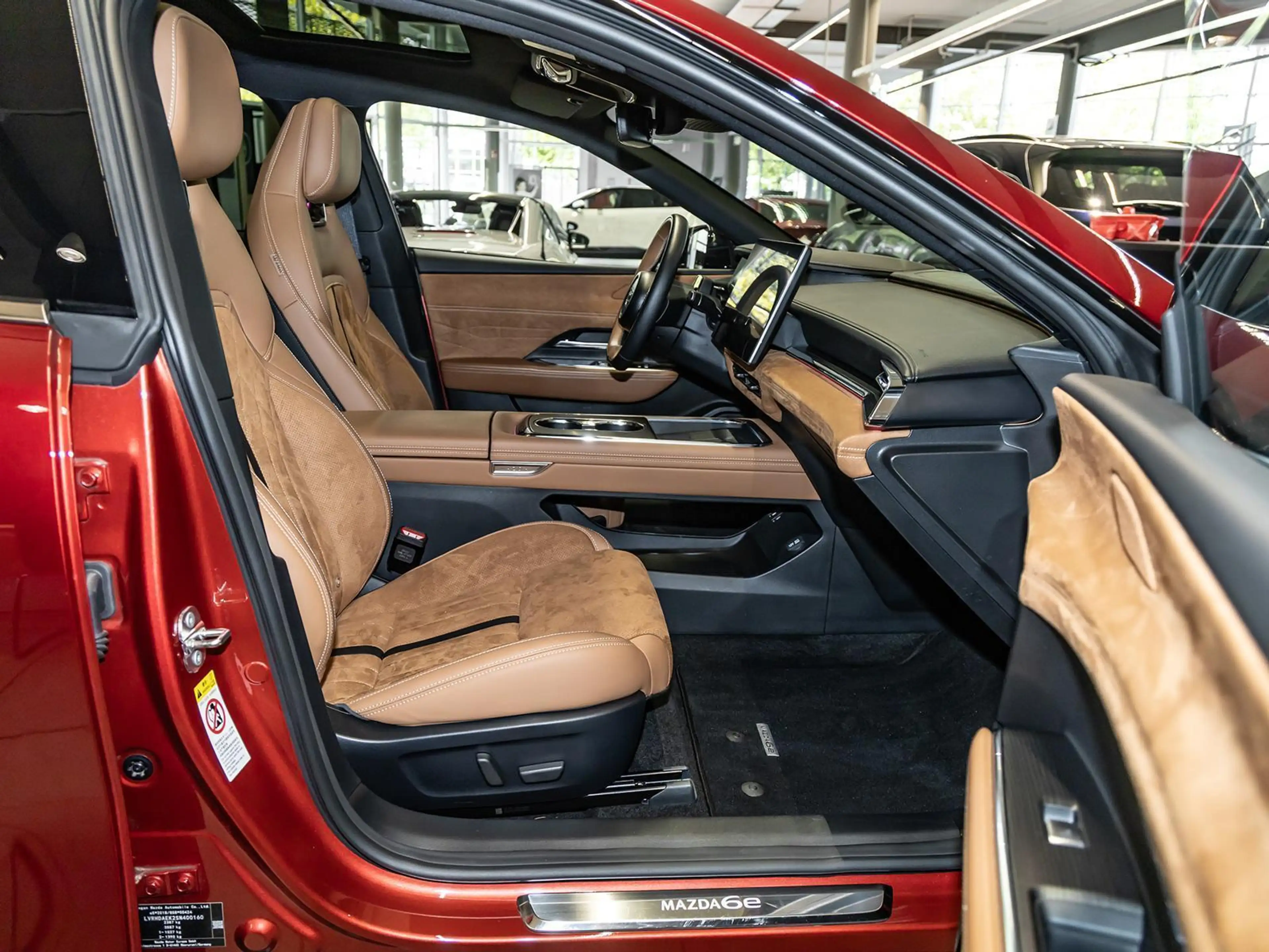 Mazda 6e EV 258PS Takumi Plus HEADUP TOTWINKEL 360° BT — photo 8