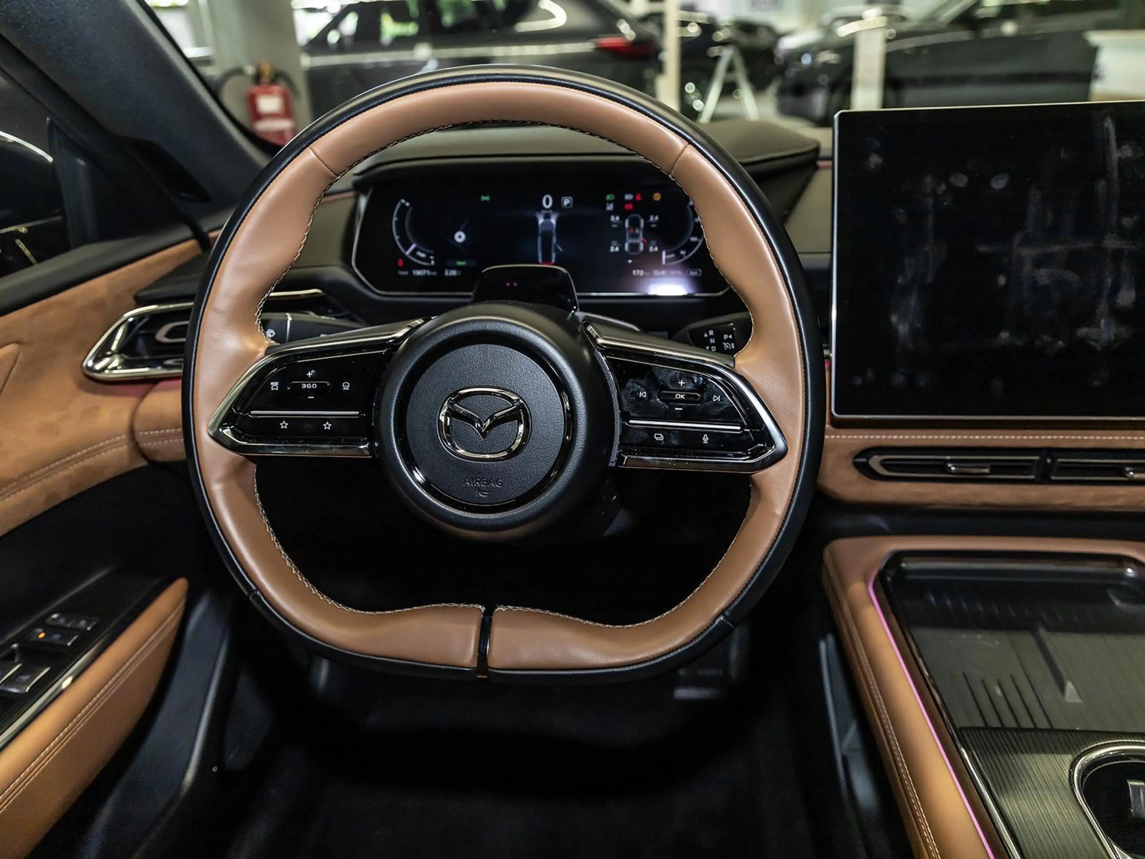 Mazda 6e EV 258PS Takumi Plus HEADUP TOTWINKEL 360° BT — photo 13
