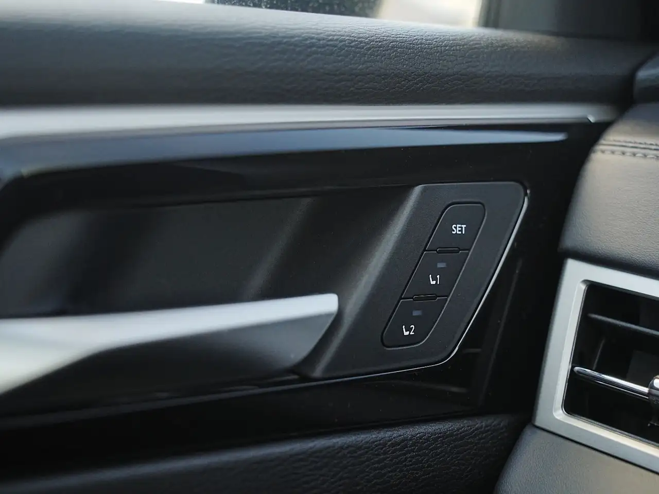 Mitsubishi Outlander снимка Mitsubishi Outlander