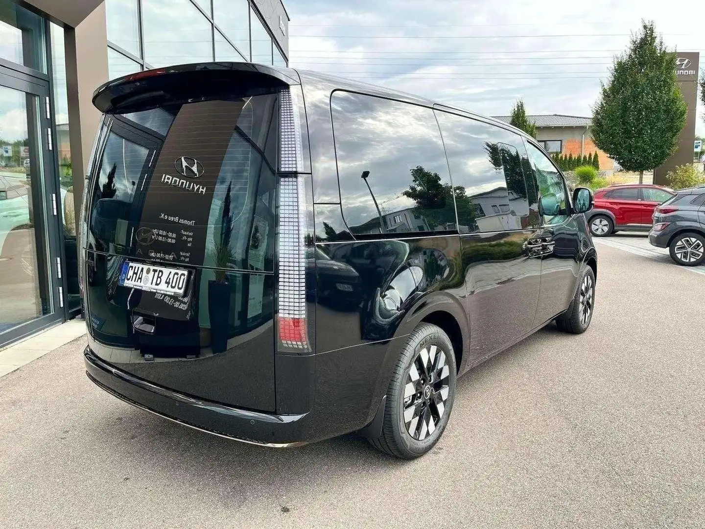 Hyundai STARIA Signature Hybrid 2WD Noir - 2