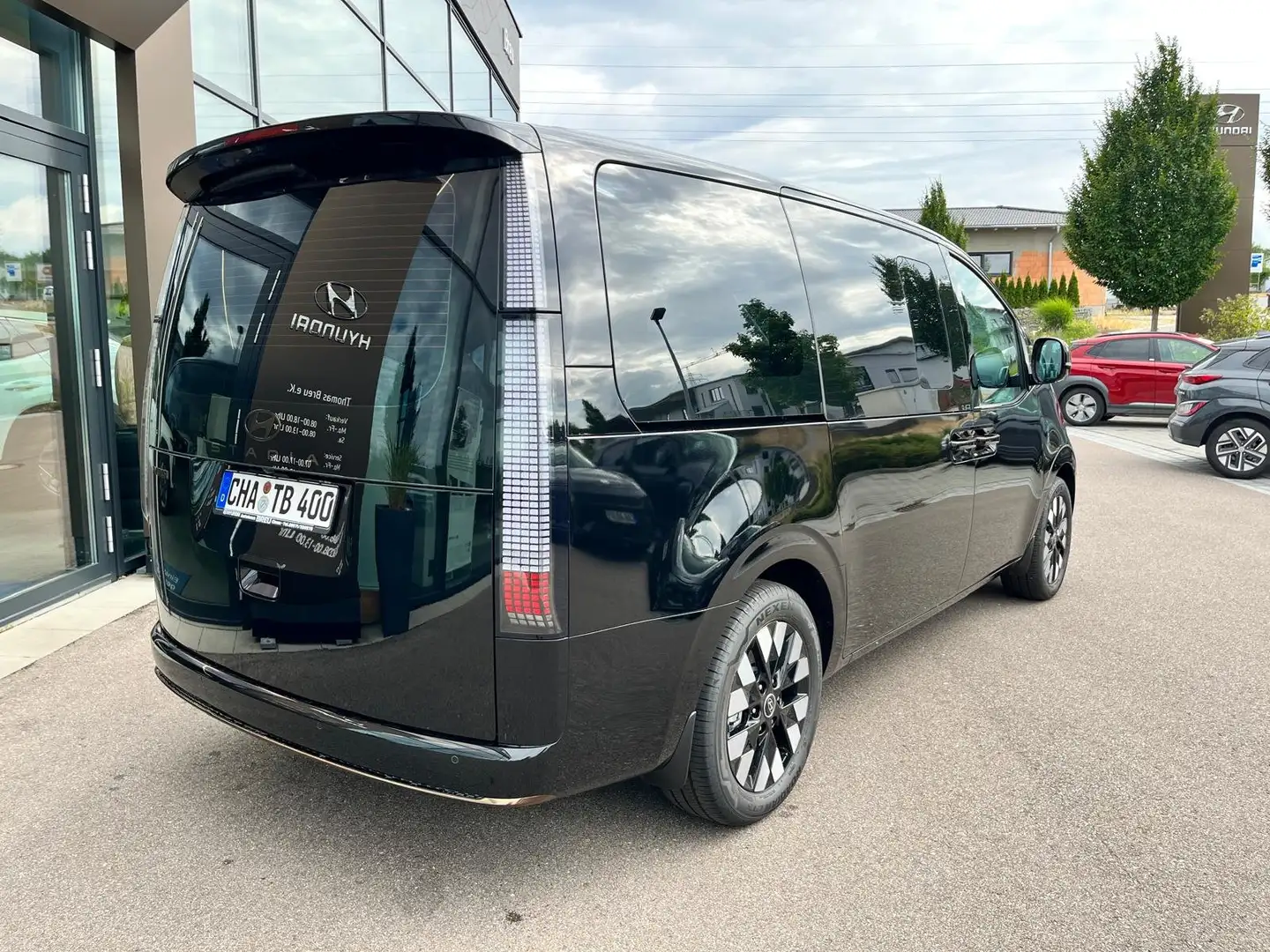 Hyundai STARIA Signature Hybrid 2WD Schwarz - 2