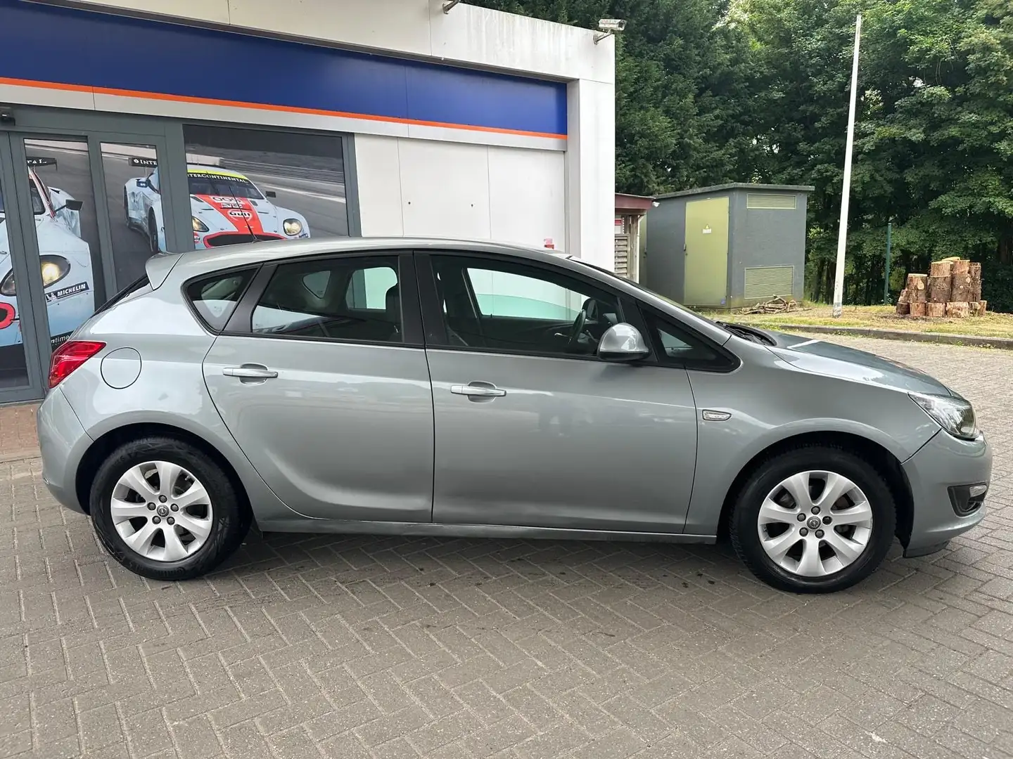 Opel Astra 1.4 turbo enjoy - 2
