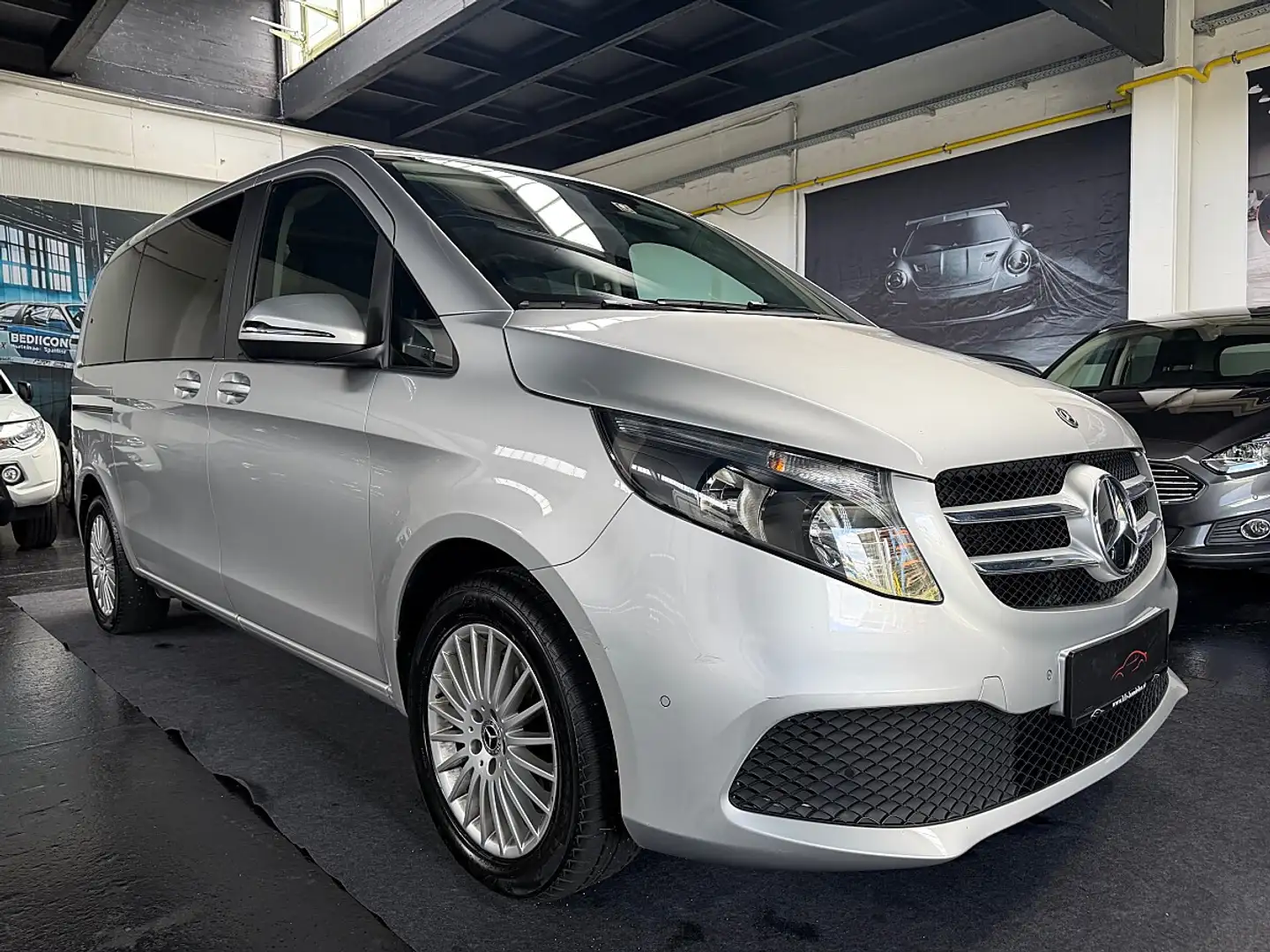Mercedes-Benz V 220 d Kombi 4MATIC kompakt Aut. * MWST * FINANZIERU... Grau - 2