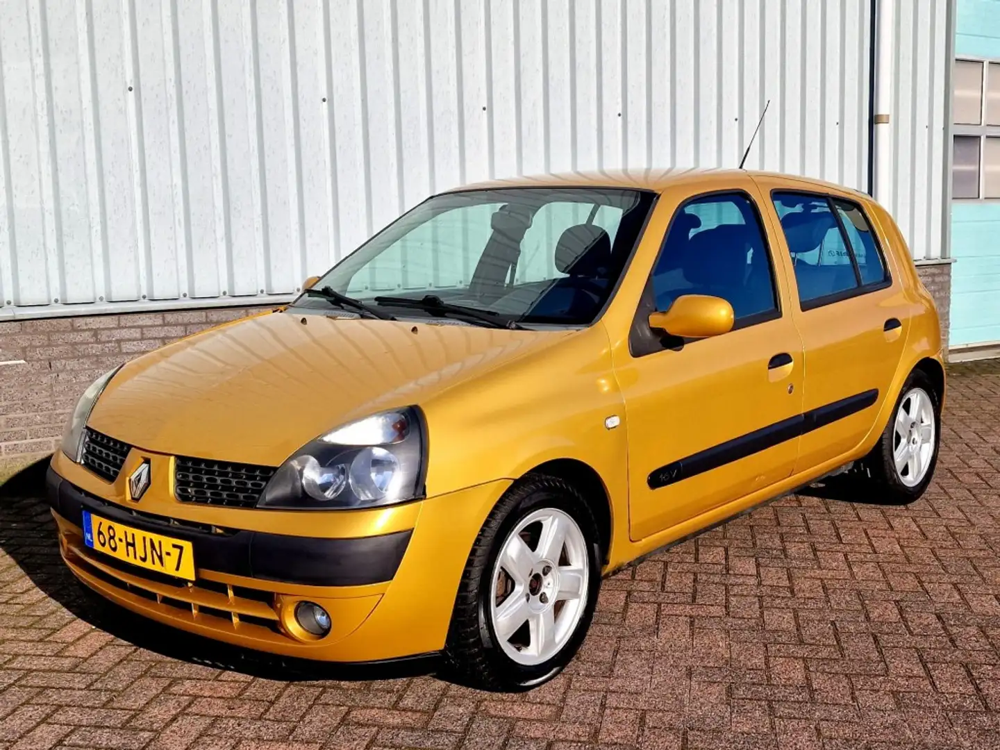 Renault Clio 1.2 16V Airco Expression Geel - 2