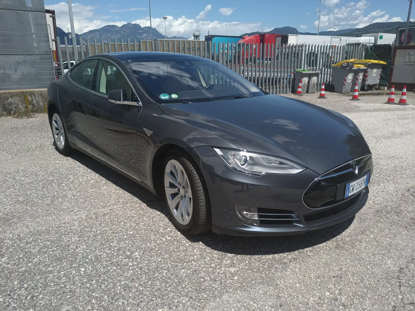 Tesla Model S Model S 85D Gris - 1