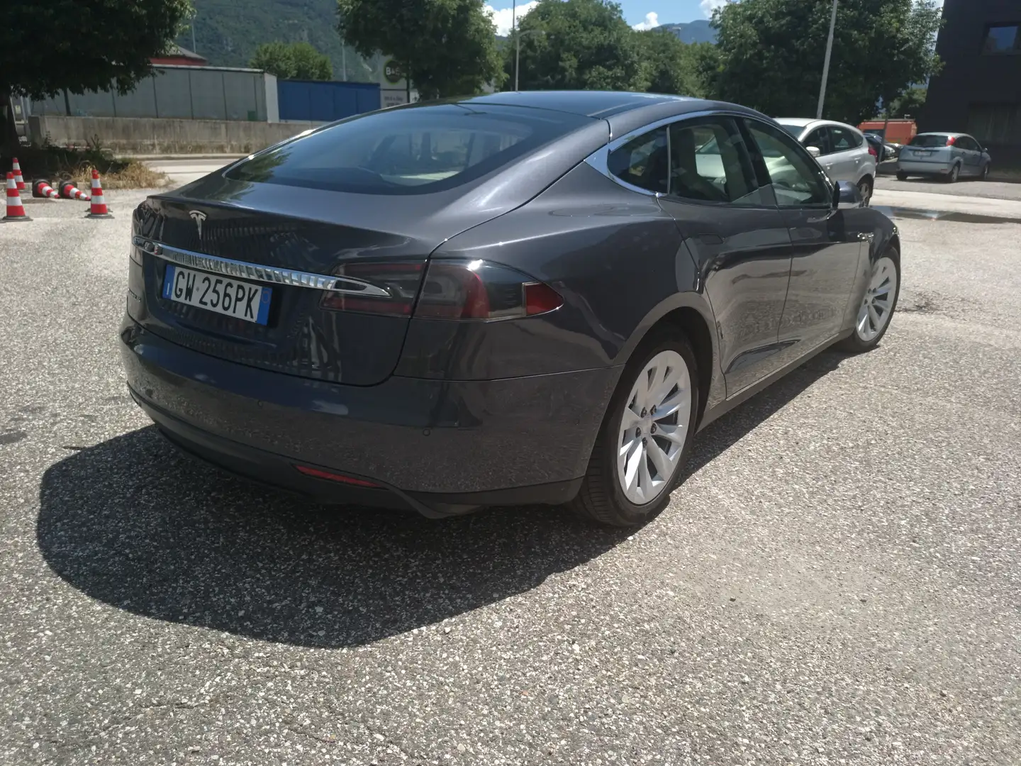 Tesla Model S Model S 85D Gris - 2