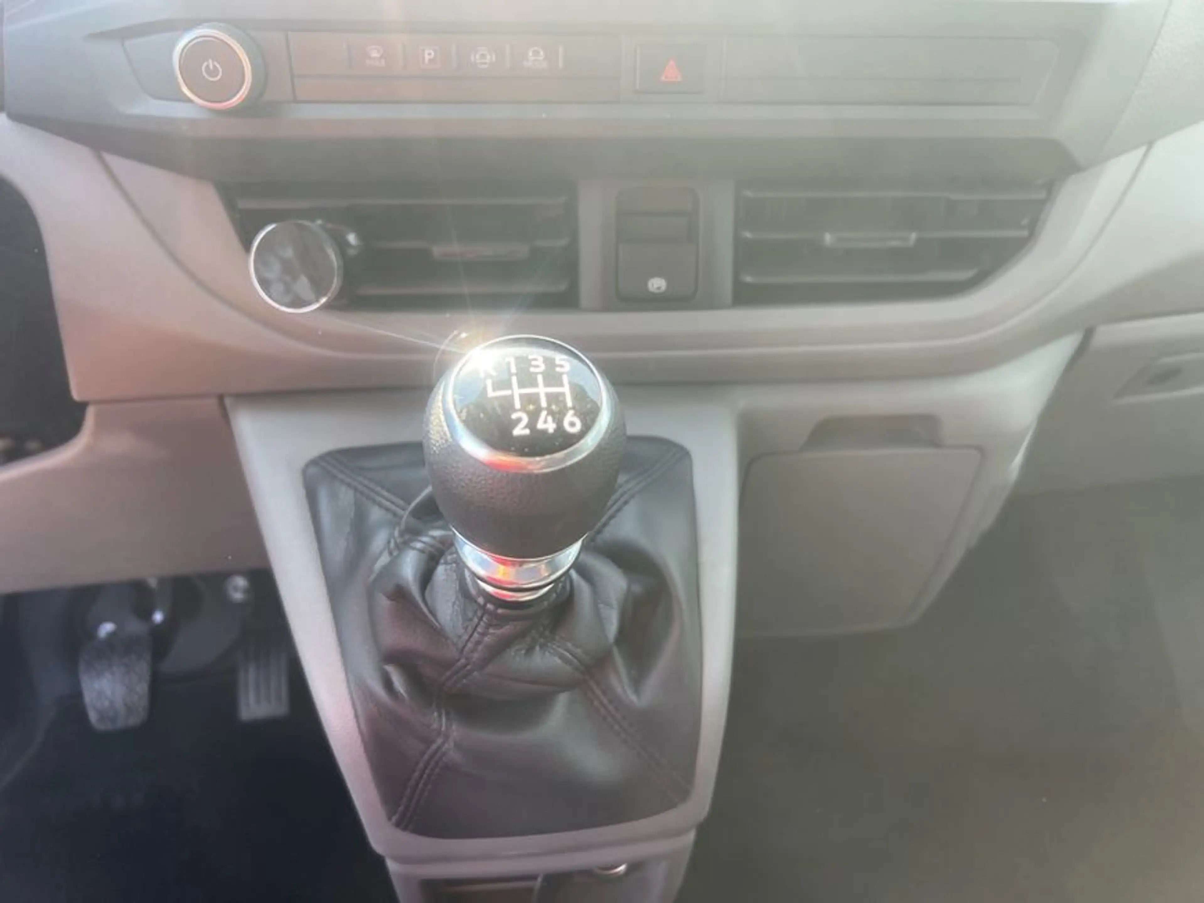 Volkswagen Transporter Transporter L-TW TDI Kurz 81 kW, 5-türig (Diesel) — photo 13