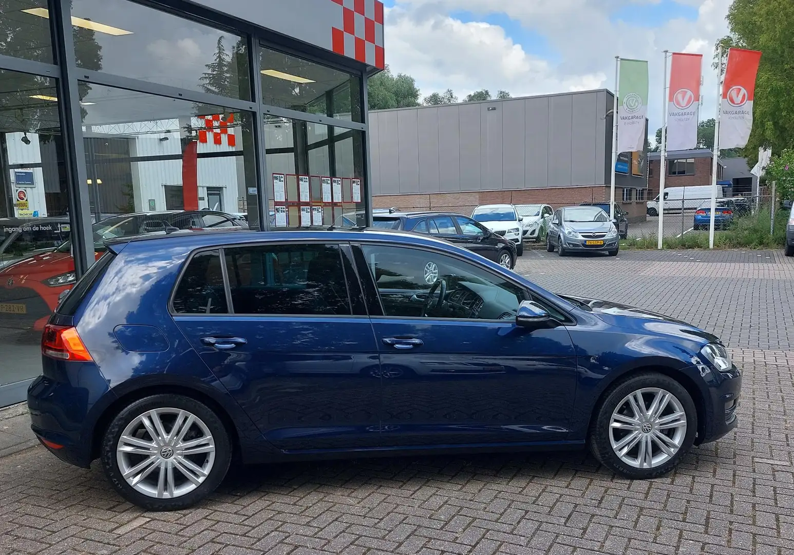 Volkswagen Golf 1.2 TSI Highline Blauw - 2