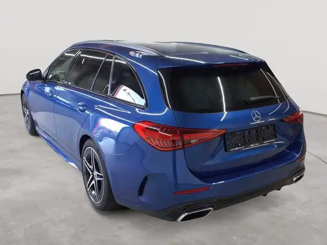 Mercedes-Benz C-Class view 5