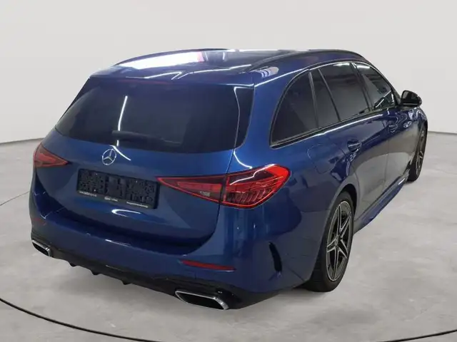 Mercedes-Benz C-Class view 4