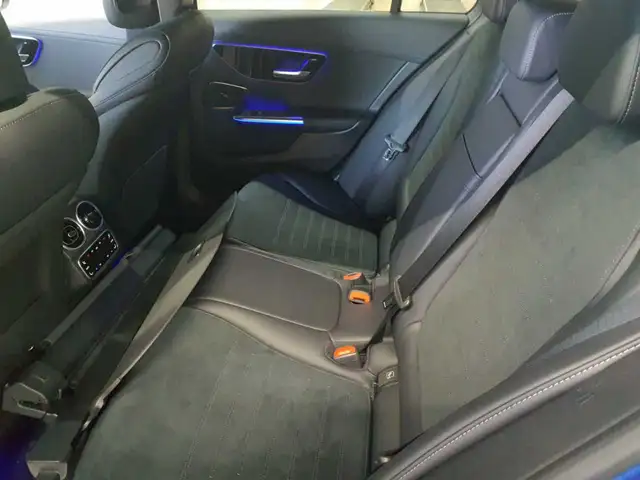 Mercedes-Benz C-Class view 13