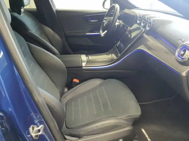 Mercedes-Benz C-Class view 8