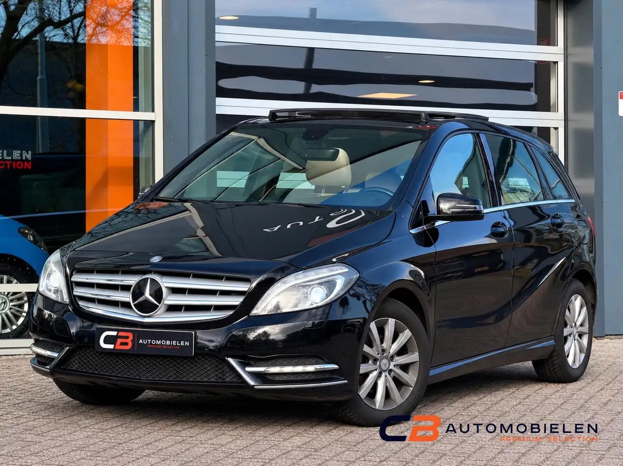 Mercedes-Benz B 180