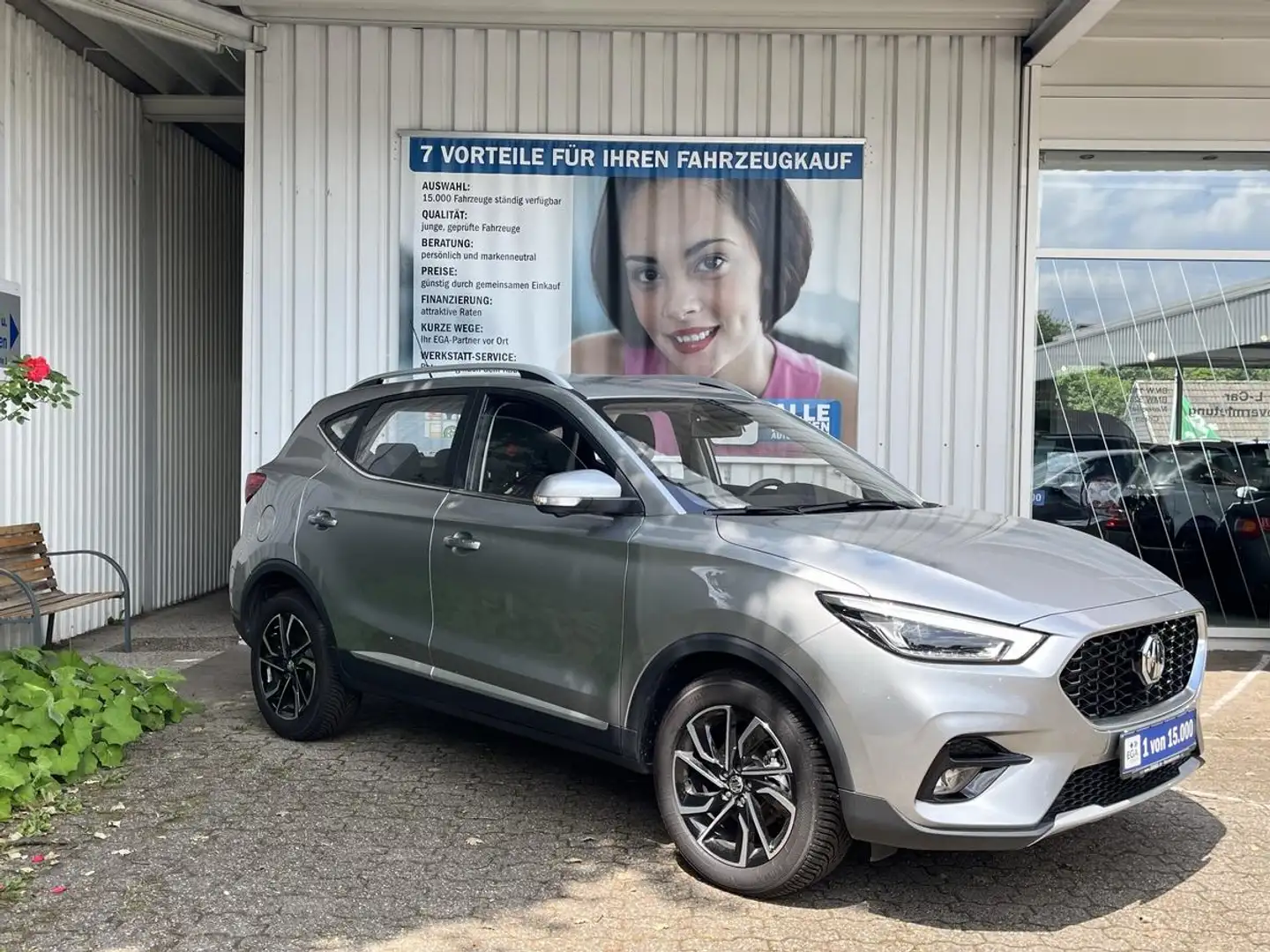 MG ZS 1.5 VTI-tech Luxury*LEDER*360*ALU*SHZ*LED*NAVI*DIG Silber - 1