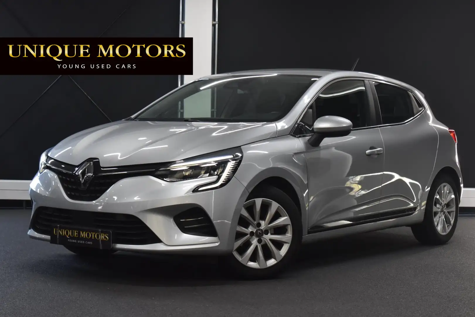 Renault Clio 1.0 TCe Intens 101pk | KEYLESS | CARPLAY | AIRCO Argent - 1