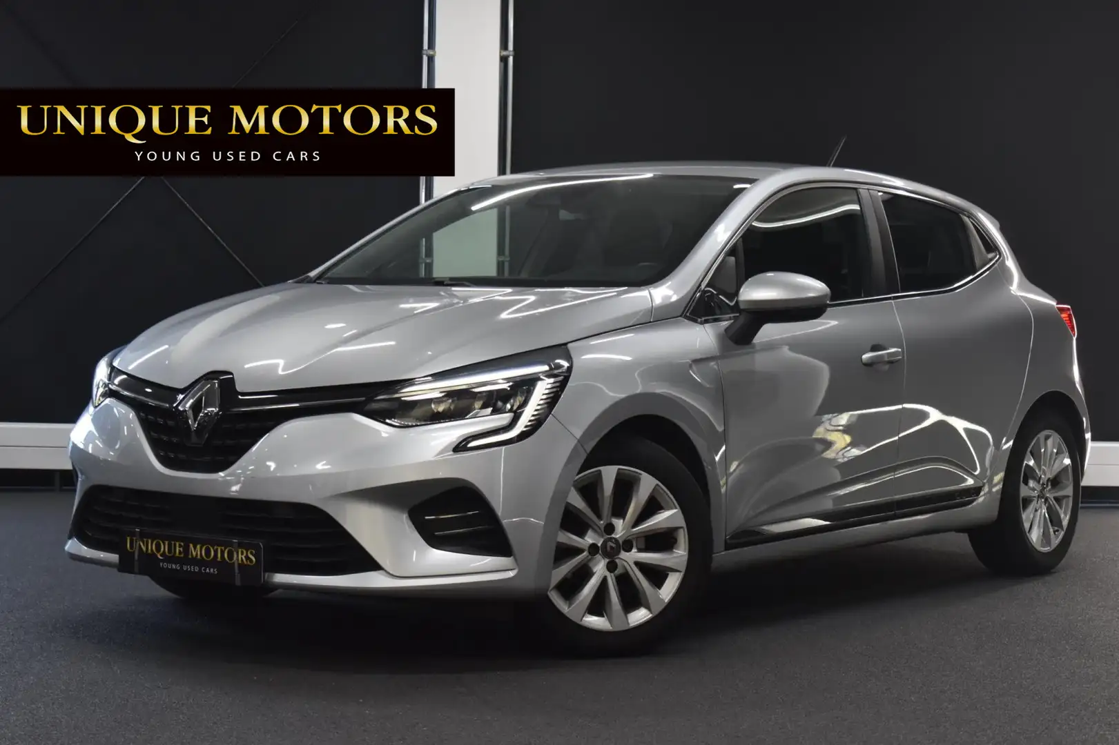 Renault Clio 1.0 TCe Intens 101pk | KEYLESS | CARPLAY | AIRCO Zilver - 1
