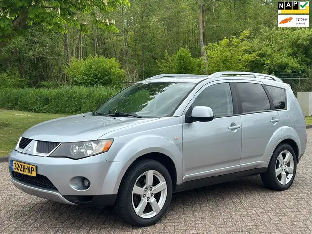 Mitsubishi Outlander 2.4 Intense+/7PERS/AUTOMAAT/AIRCO/CRUISE/NAVI/PARK