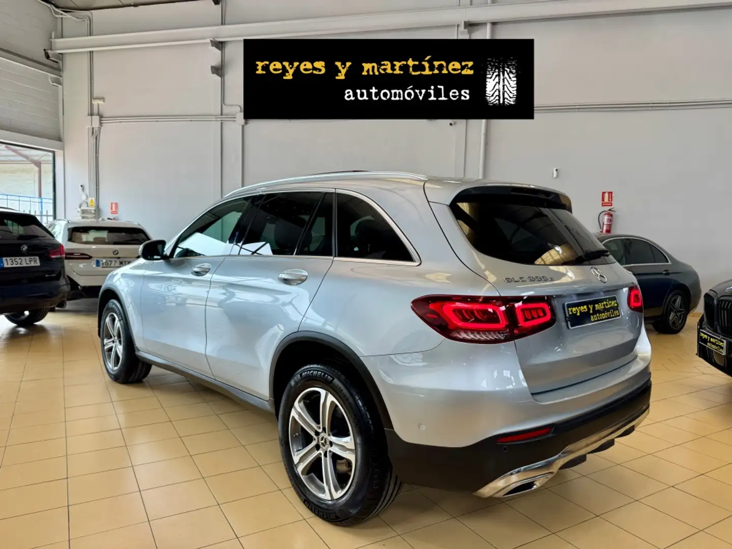 Mercedes-Benz GLC 300 300d 4Matic 9G-Tronic Gris - 2