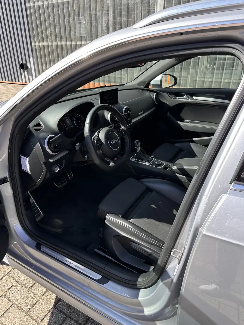 Audi A3 1.4 TFSI Amb.PL S gt Gris - 2