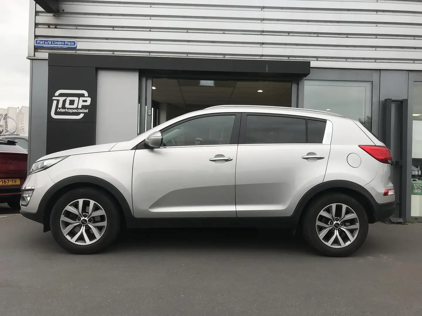 Kia Sportage 1.6 X-treme DynamicLine Trekhaak Grijs - 2