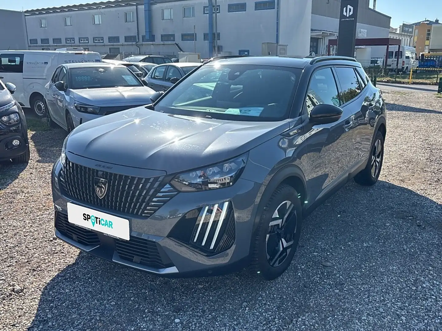 Peugeot 2008 PureTech 130 S&S GT EAT8 Grau - 2